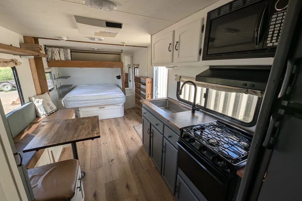 Brager's Coachmen Freedom express Travel Trailer