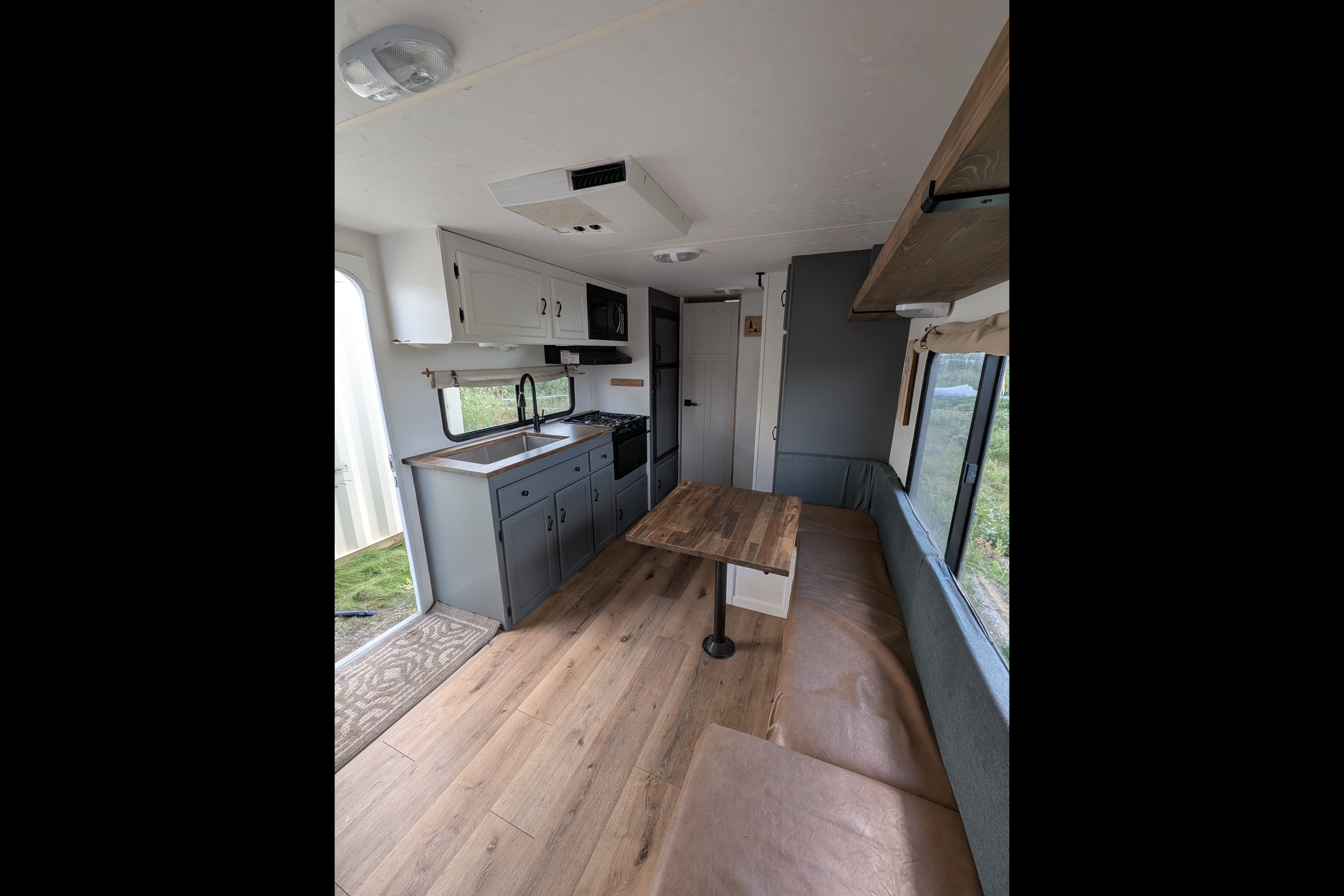 Brager's Coachmen Freedom express Travel Trailer