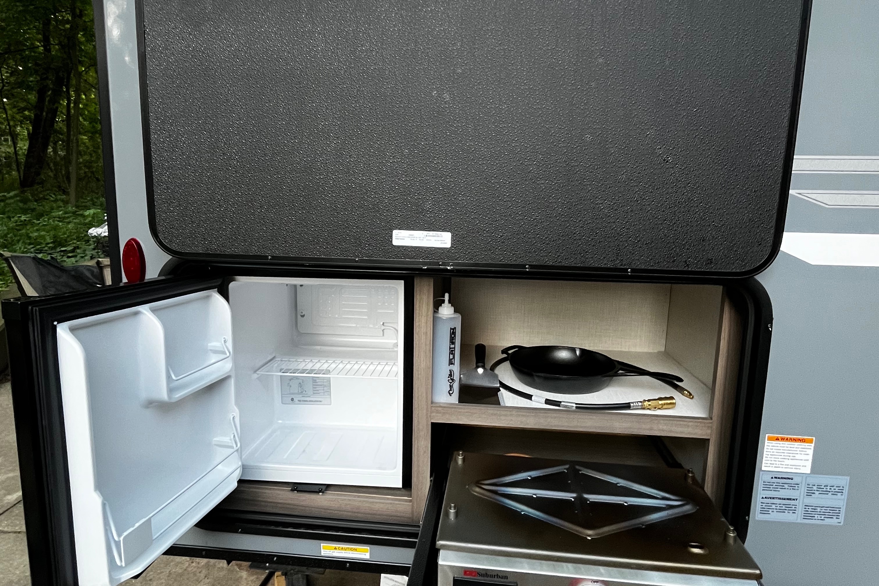 Home away from home! Fully stocked, Sleeps 4+, Pet friendly!!