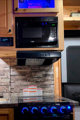 Glacier Ice House RV Explorer Edition & Toy Hauler