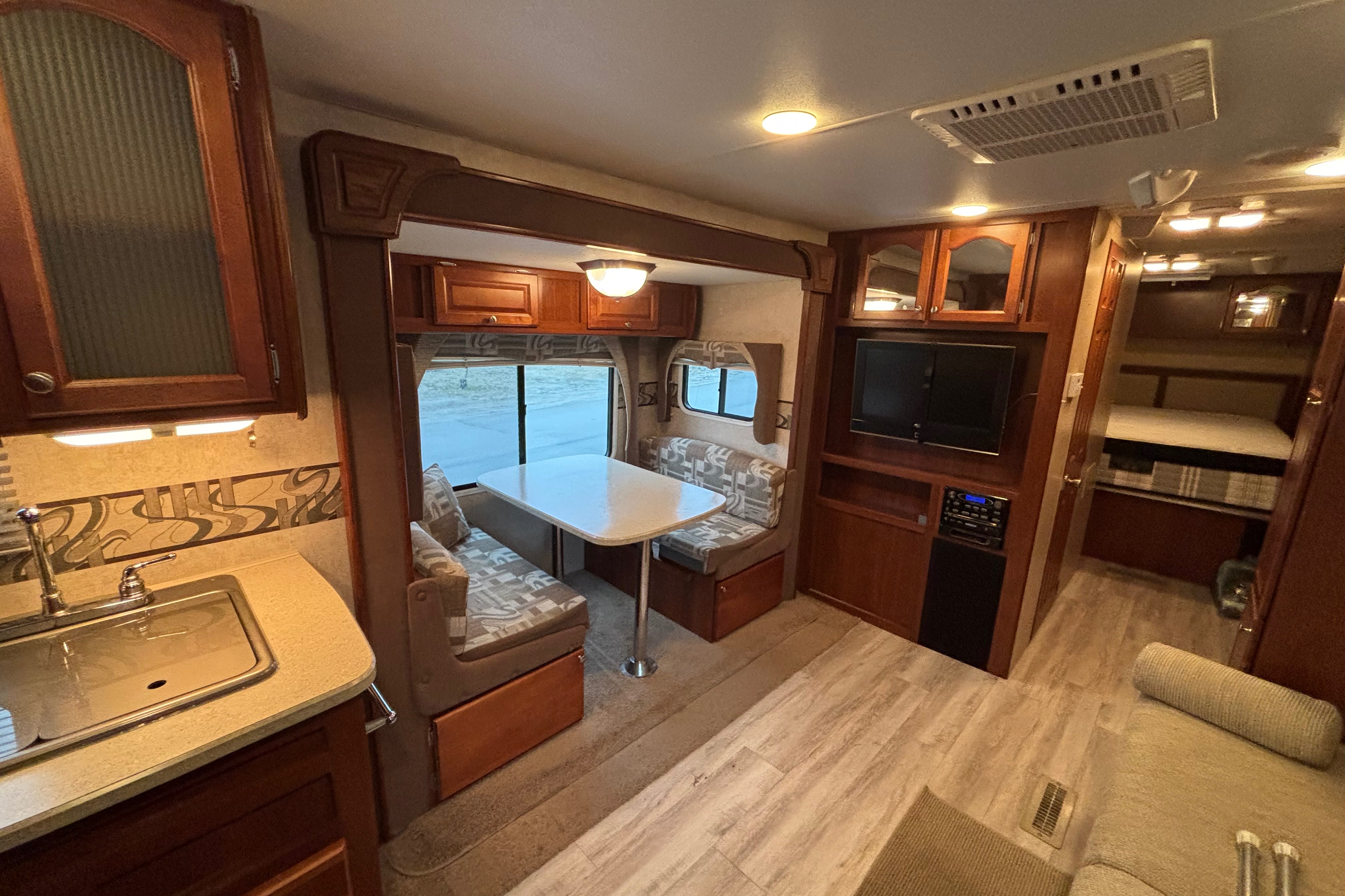 Douglas's Fleetwood 230RKS Travel Trailer