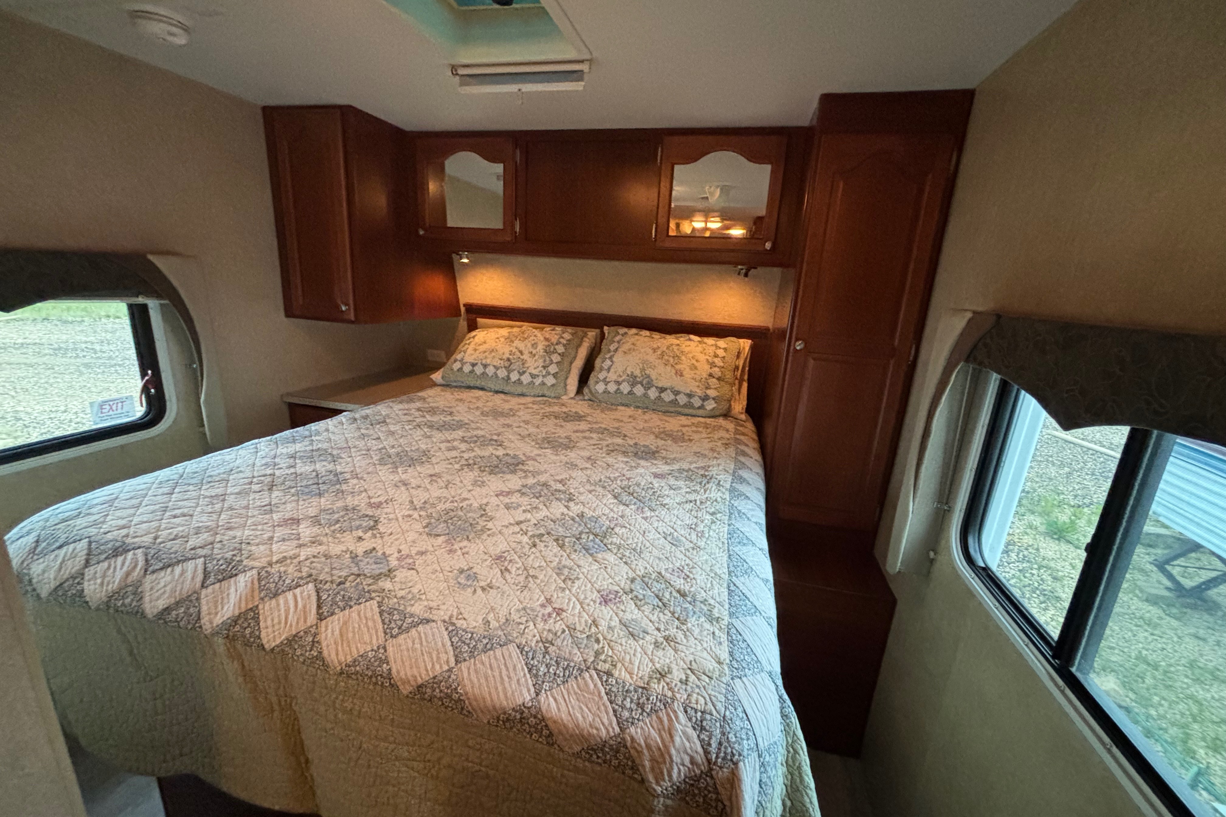 Douglas's Fleetwood 230RKS Travel Trailer