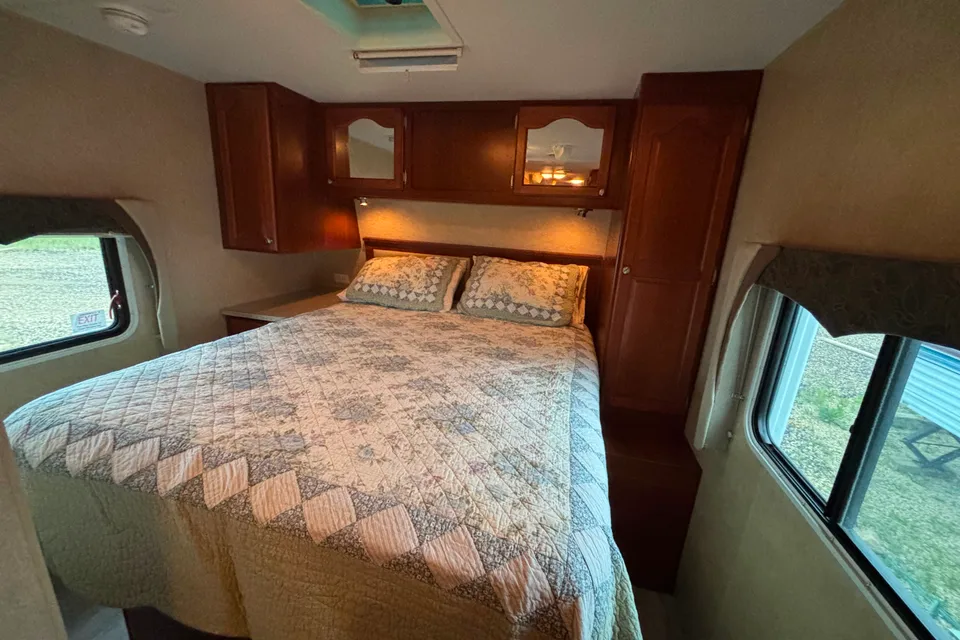 Douglas's Fleetwood 230RKS Travel Trailer