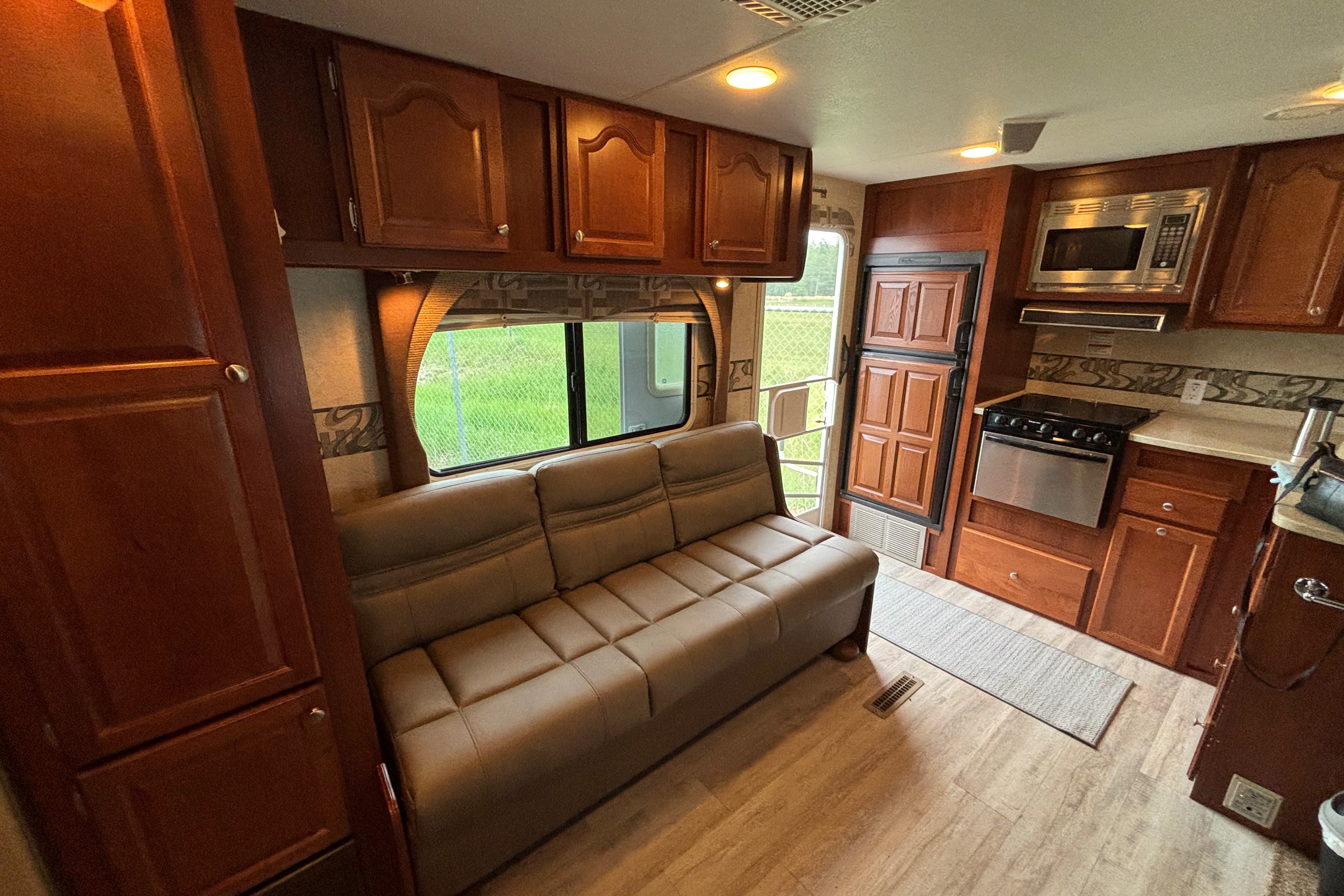 Douglas's Fleetwood 230RKS Travel Trailer