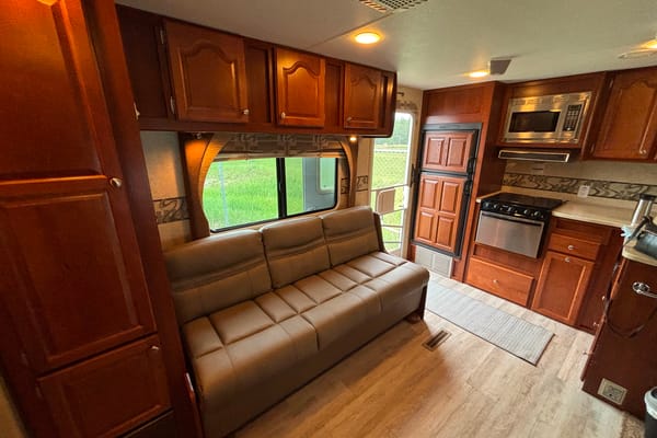 Douglas's Fleetwood 230RKS Travel Trailer