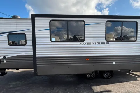 Jaydee's Prime Time 27 dbs Travel Trailer