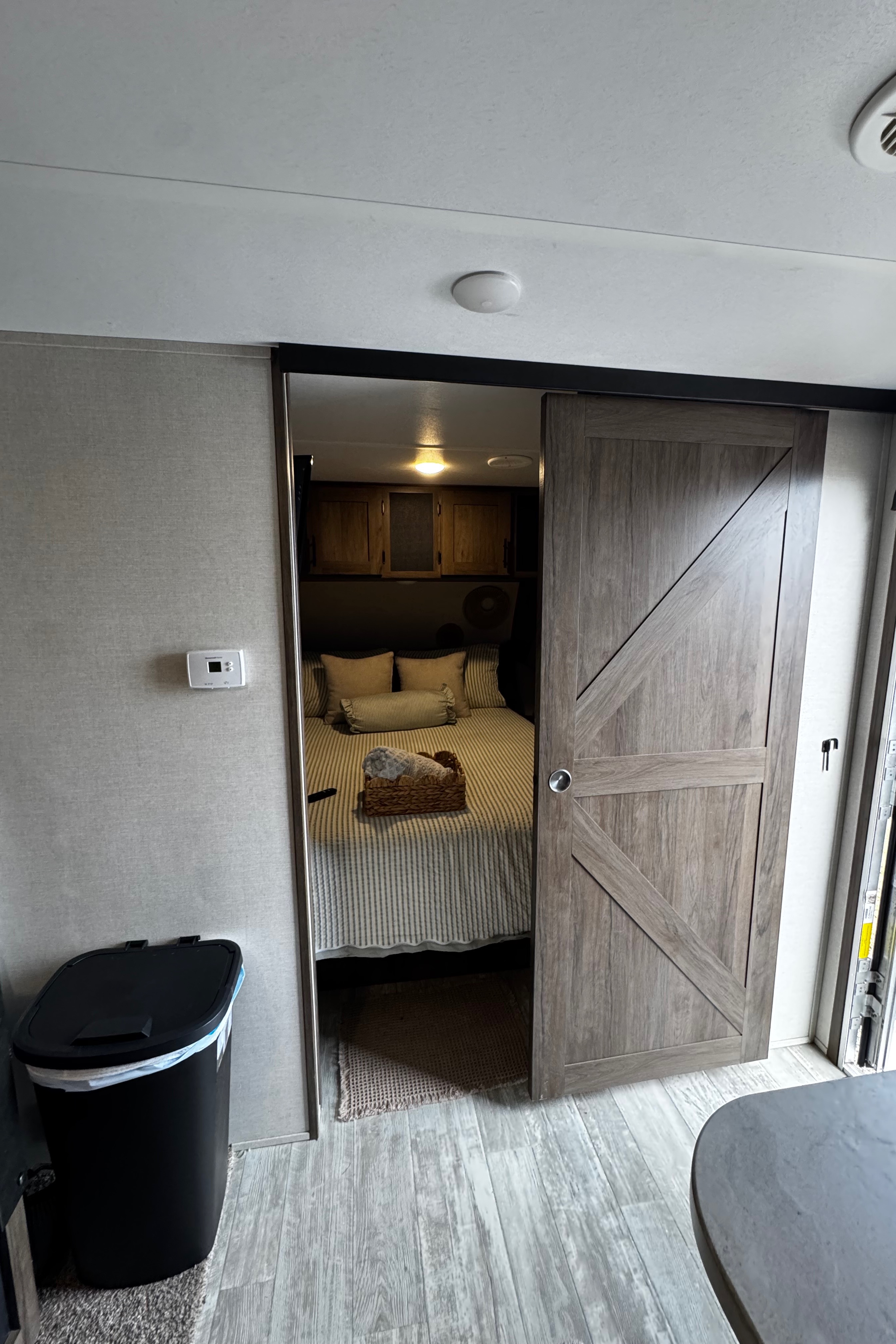 Jaydee's Prime Time 27 dbs Travel Trailer