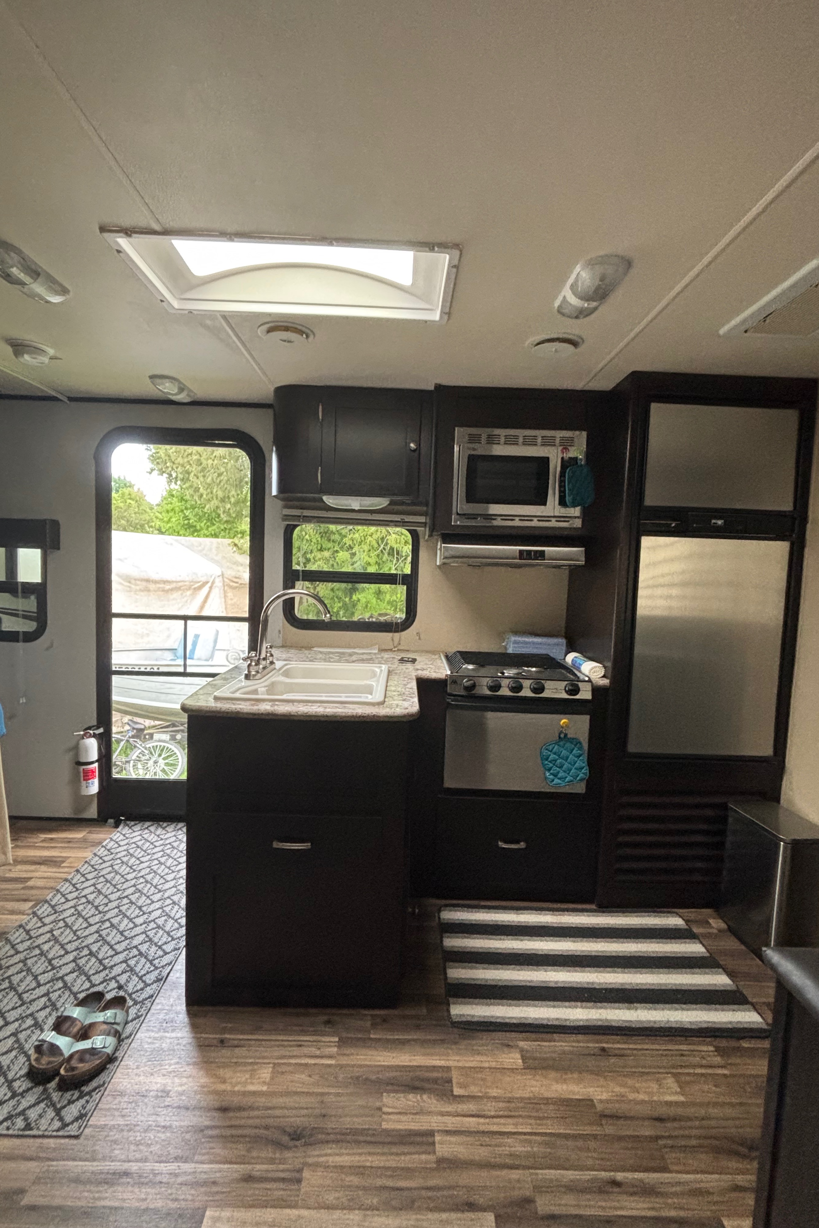 Matt's Dutchmen kodiak express Travel Trailer