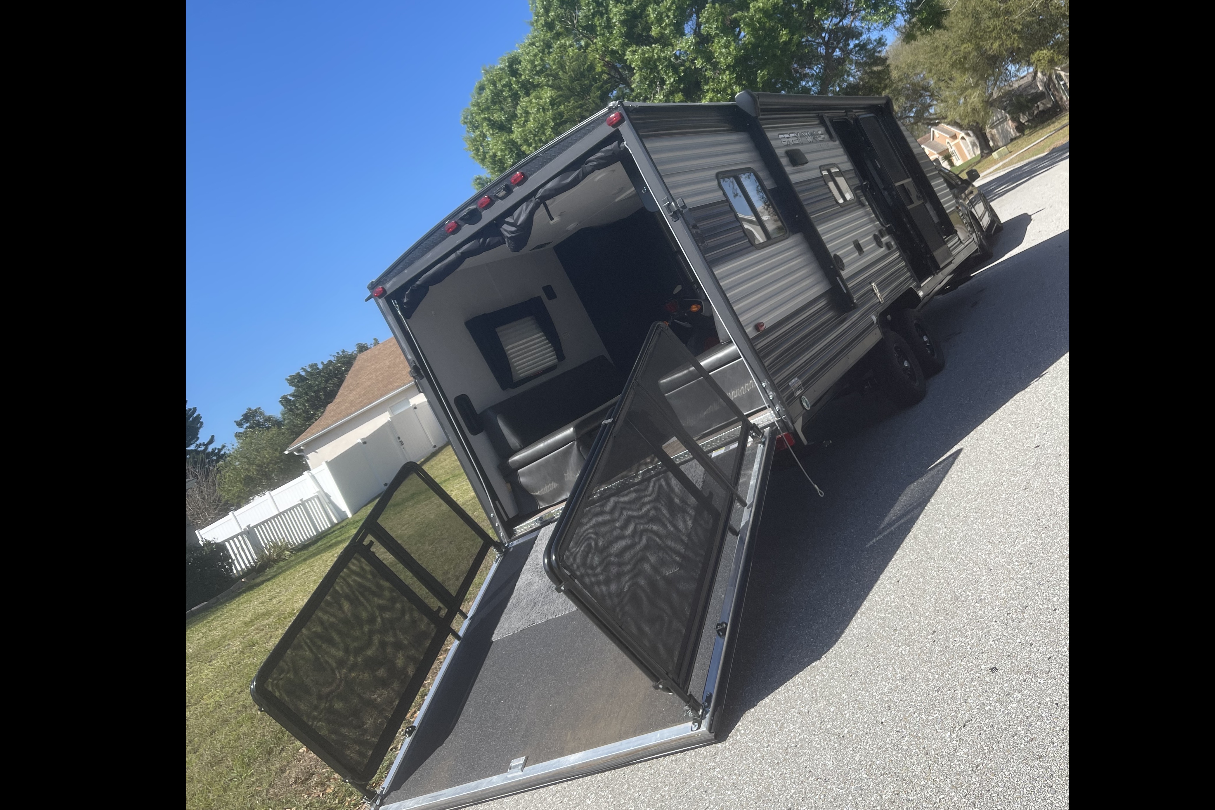 Wheelchair accesible Forest River 22 RR Toyhauler LS28