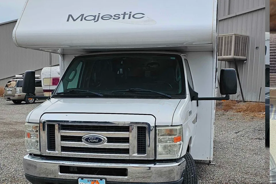 Thor Majestic 23a Class C - Moab - Unlimited Miles