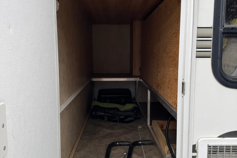 Dutchmen Aerolite 21QS Travel Trailer