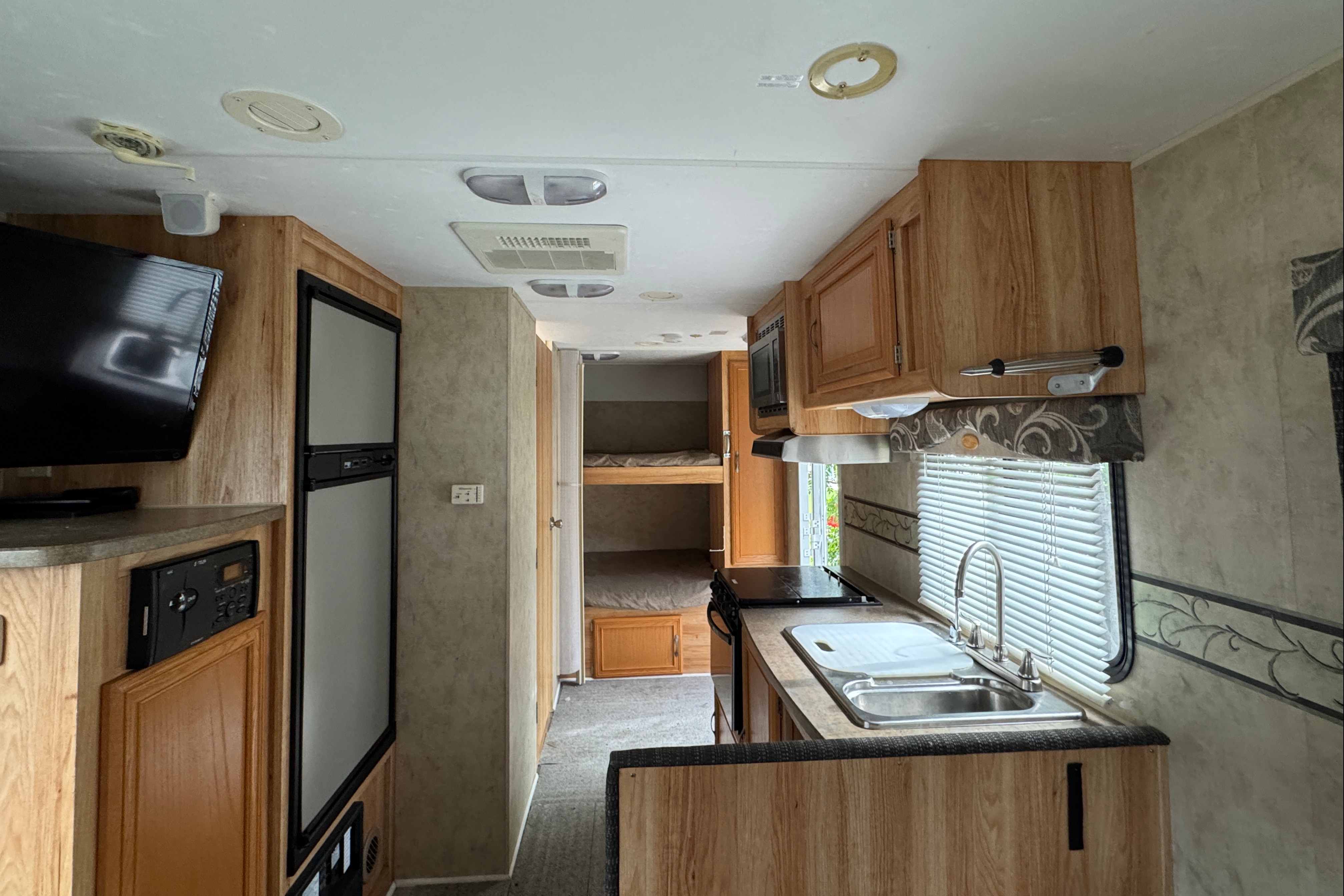 Dutchmen Aerolite 21QS Travel Trailer