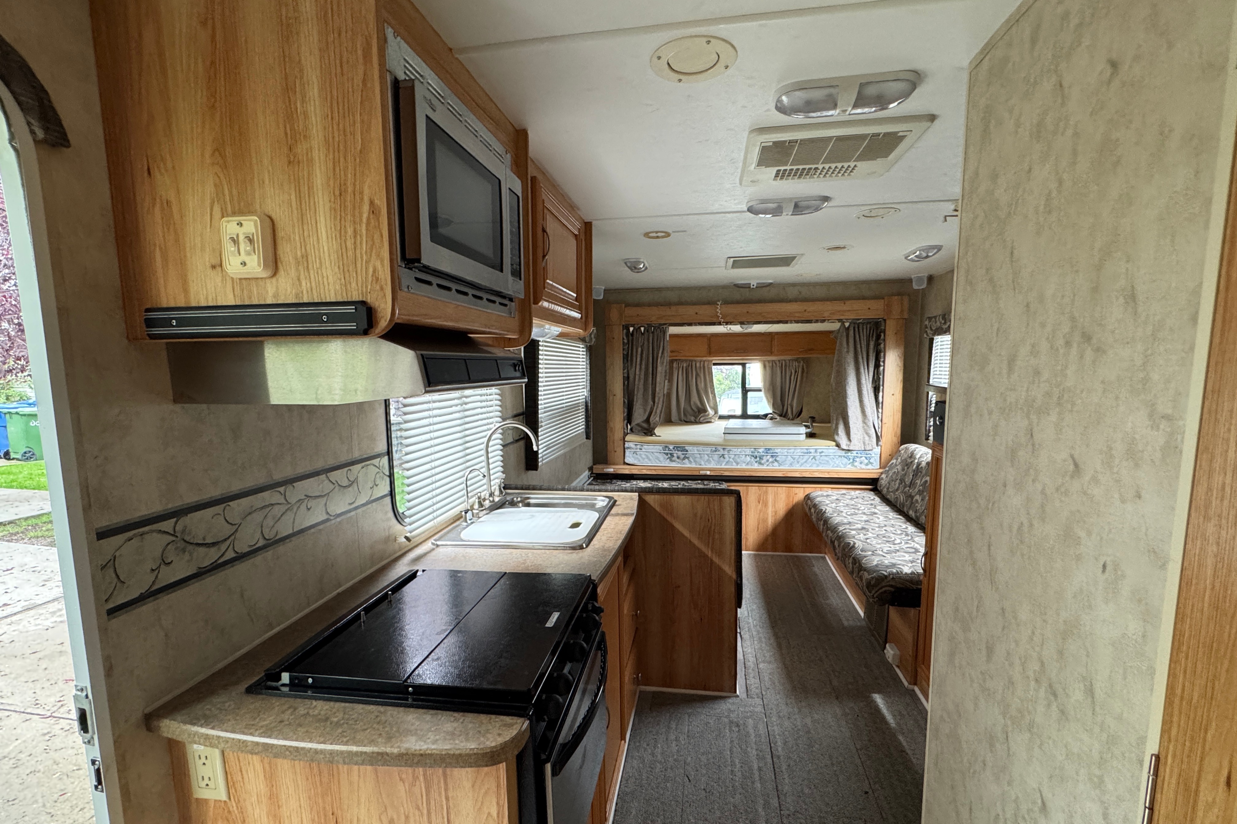 Dutchmen Aerolite 21QS Travel Trailer