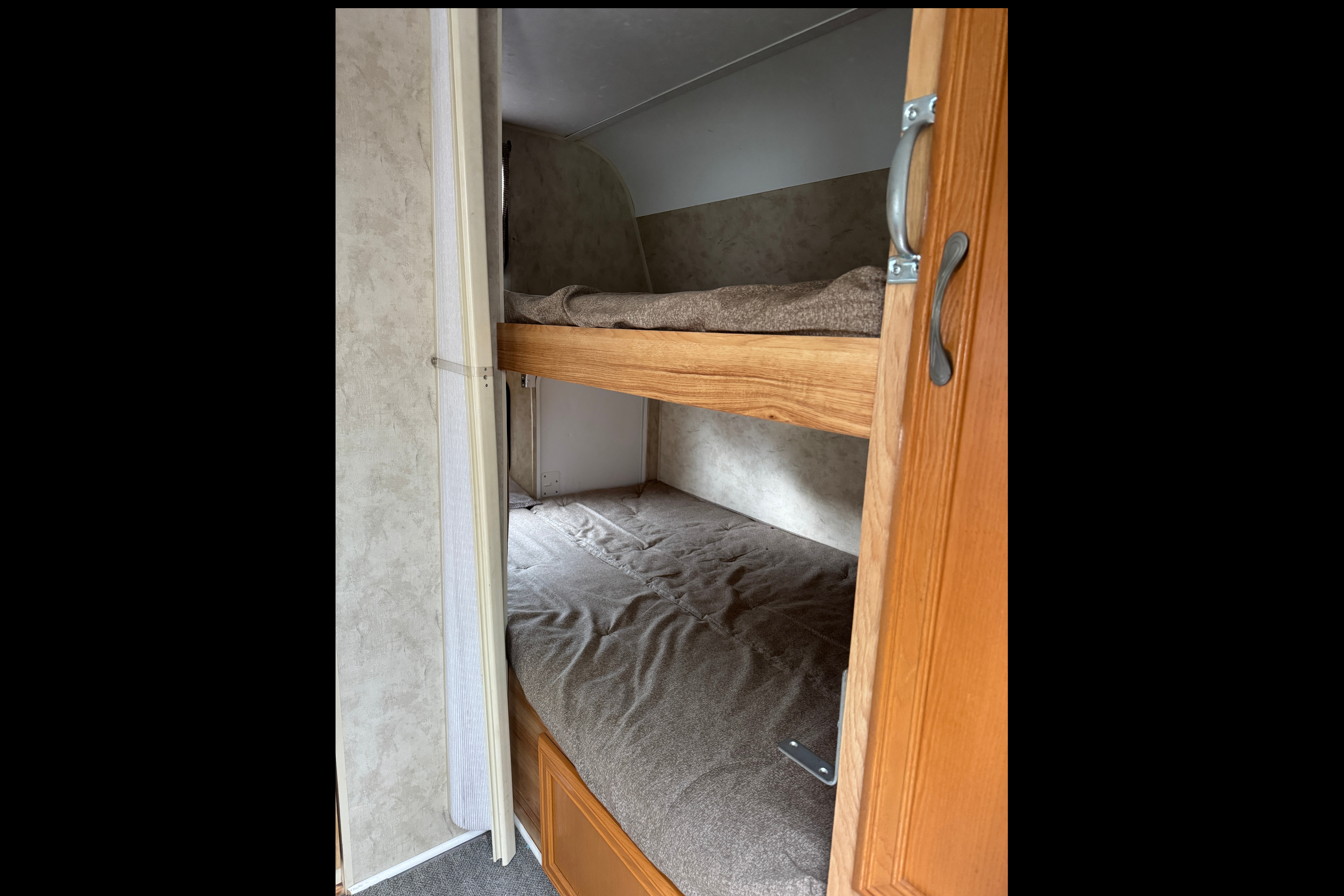 Dutchmen Aerolite 21QS Travel Trailer