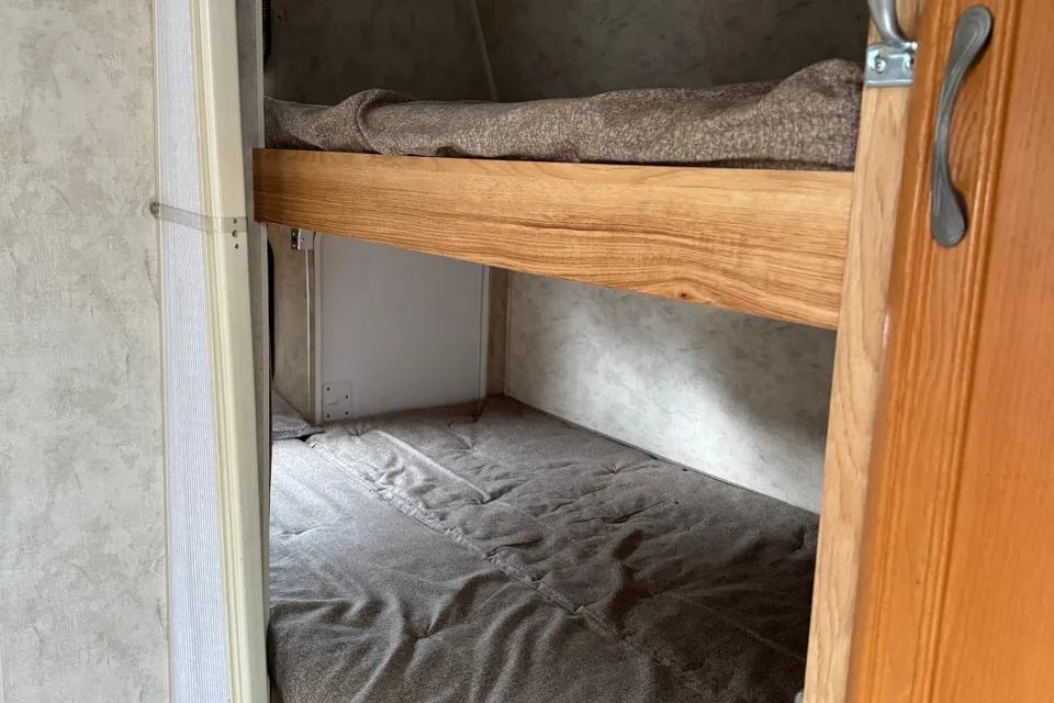 Dutchmen Aerolite 21QS Travel Trailer