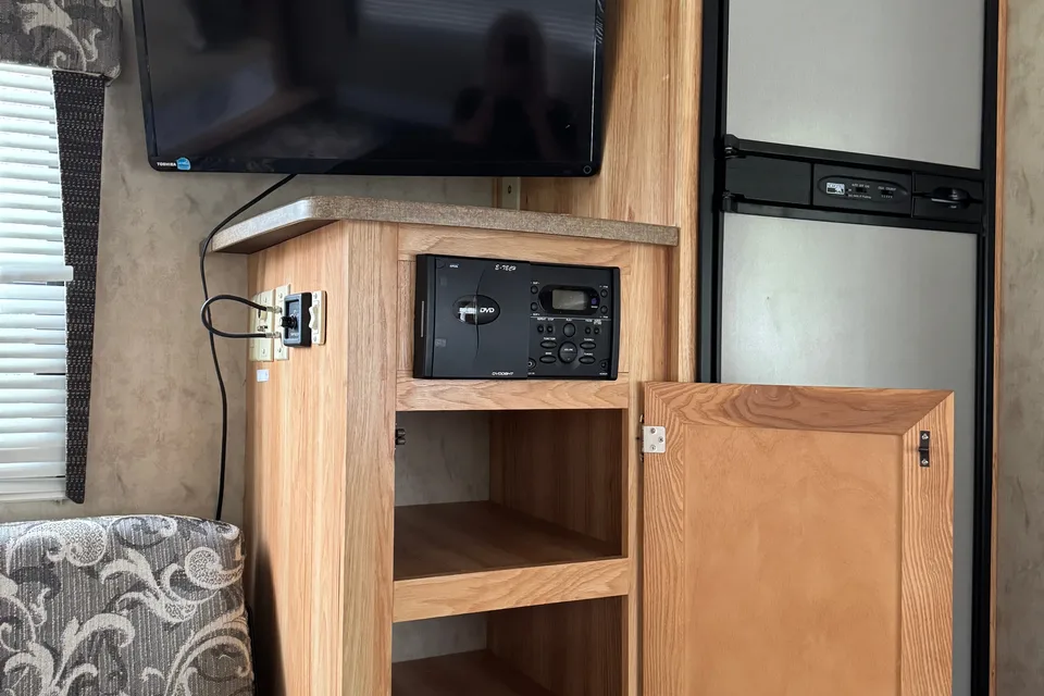 Dutchmen Aerolite 21QS Travel Trailer