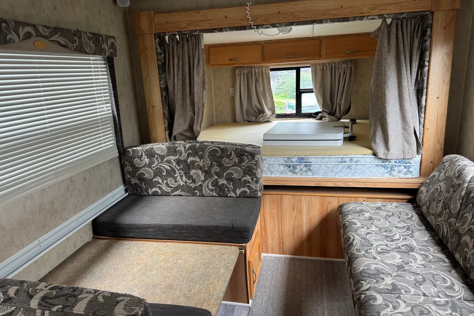 Dutchmen Aerolite 21QS Travel Trailer