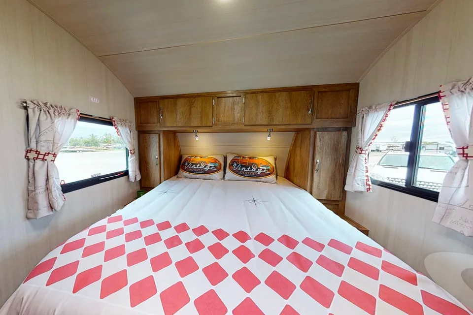 GB's Gulf Stream Vintage 19ERD Travel Trailer