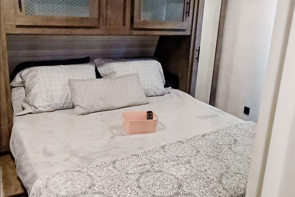 Classy glamping 2 bedroom Forrest River Salem 29 vbud Travel Trailer