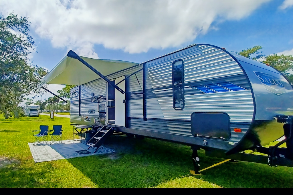 Classy glamping 2 bedroom Forrest River Salem 29 vbud Travel Trailer
