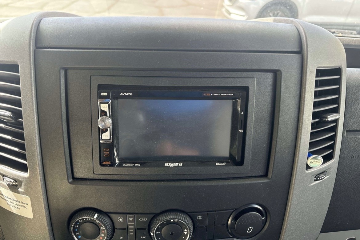 Mercedes Thor Chateau Motor Coach 24fs Class C low milage 18k