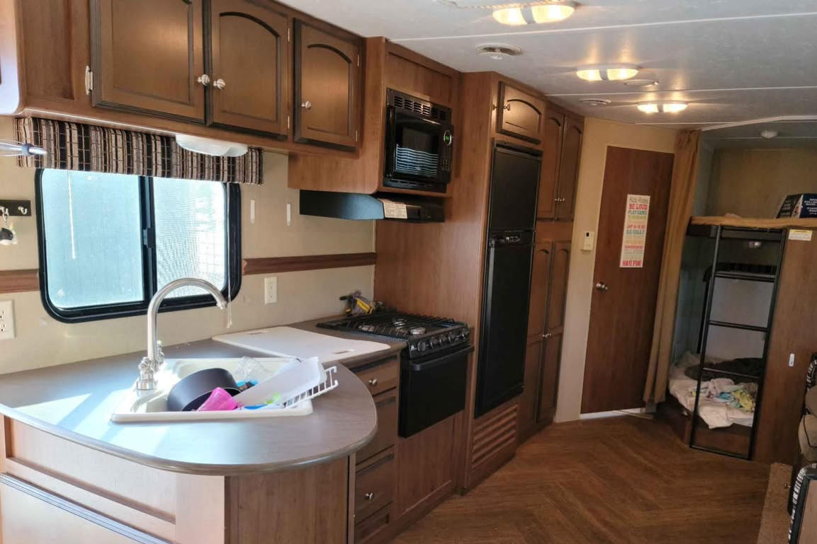 Olesha's Dutchman 261BHS Travel Trailer