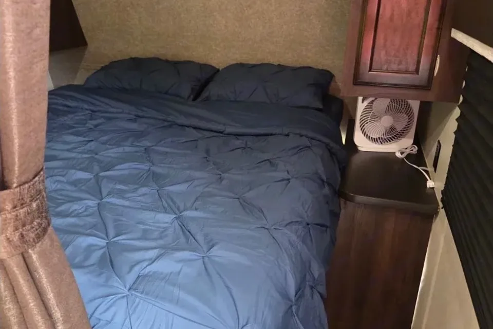 Great Lakes Glampers Jayco 294QBHS Travel Trailer