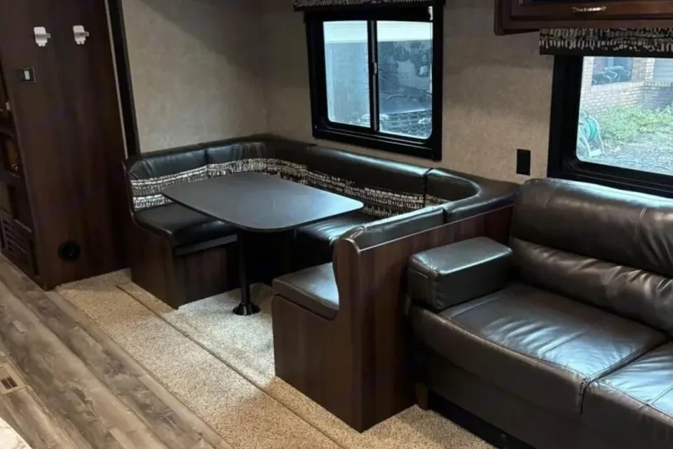 Great Lakes Glampers Jayco 294QBHS Travel Trailer