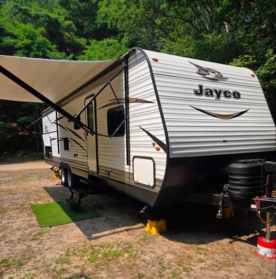 Great Lakes Glampers Jayco 294QBHS Travel Trailer