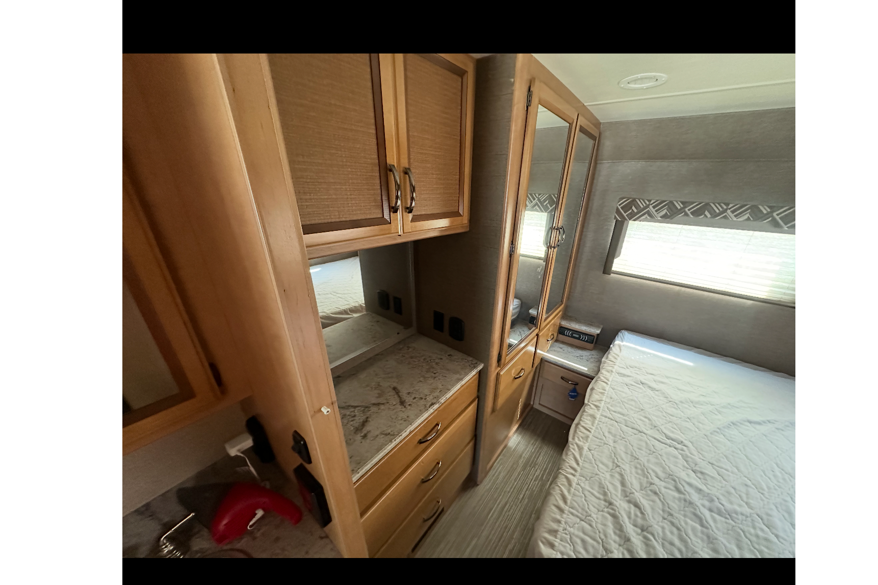 Thor Motor Coach Axis Class A 25.4