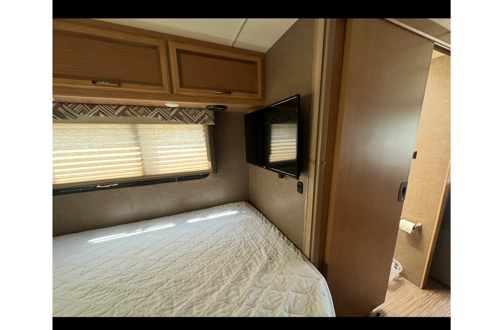 Thor Motor Coach Axis Class A 25.4