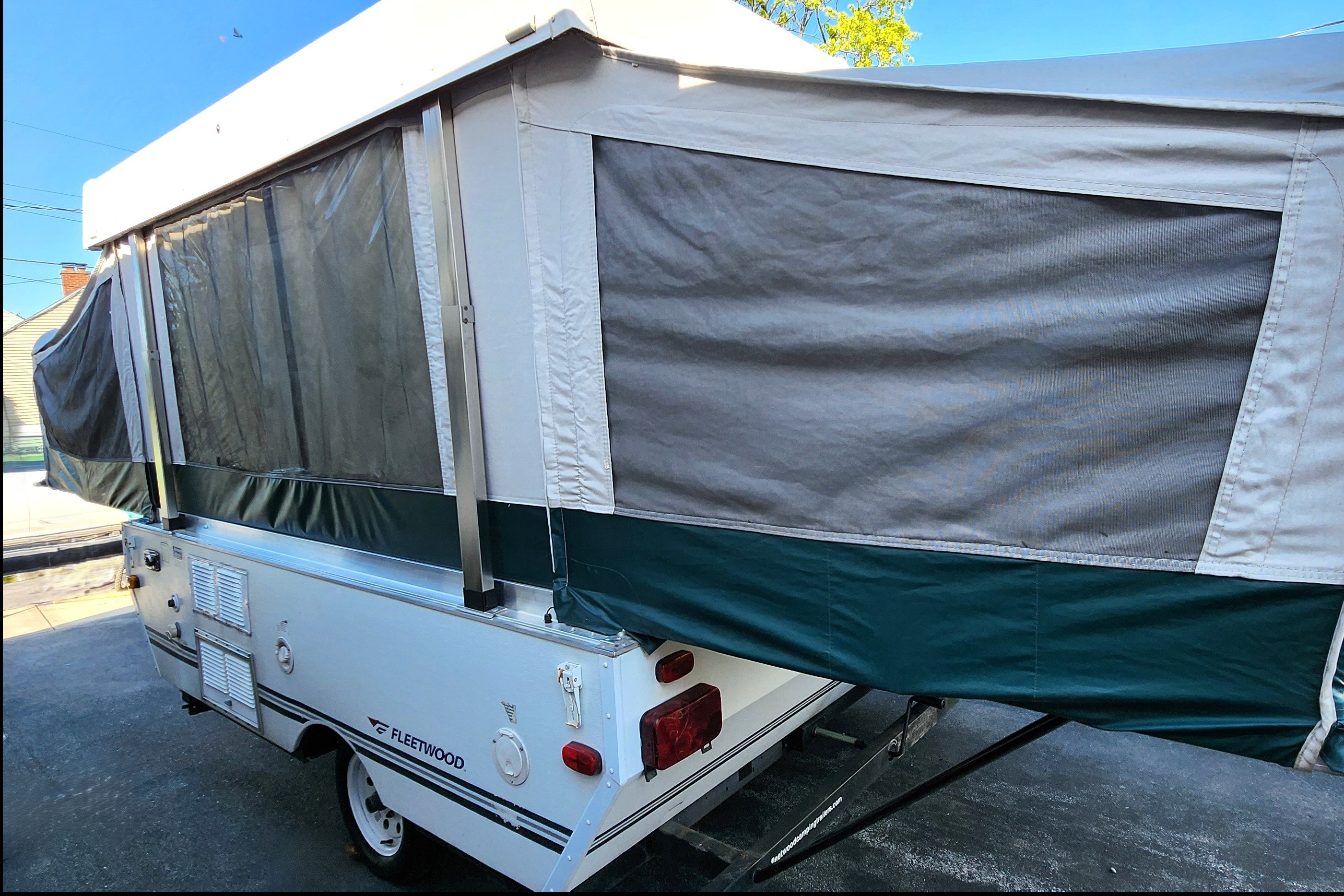 Fleetwood Pop-UpTrailer_TIME to RELAX!