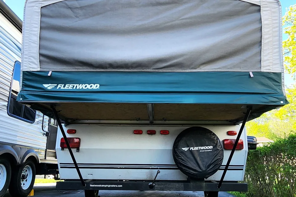 Fleetwood Pop-UpTrailer_TIME to RELAX!