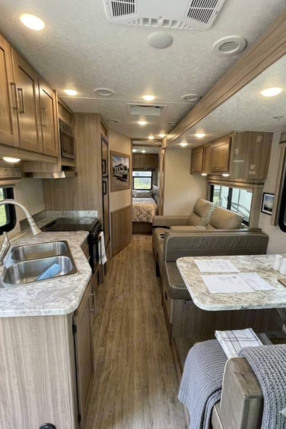 A5 Pursuit Sleeps 6 -Comfort, Space, Road Confidence w/Every Family-StarLink