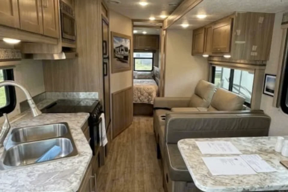 A5 Pursuit Sleeps 6 -Comfort, Space, Road Confidence w/Every Family-StarLink