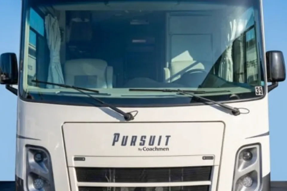 A5 Pursuit Sleeps 6 -Comfort, Space, Road Confidence w/Every Family-StarLink