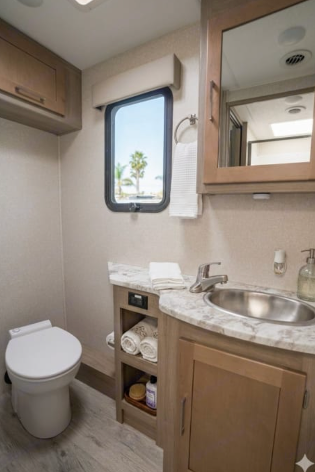A5 Pursuit Sleeps 6 -Comfort, Space, Road Confidence w/Every Family-StarLink