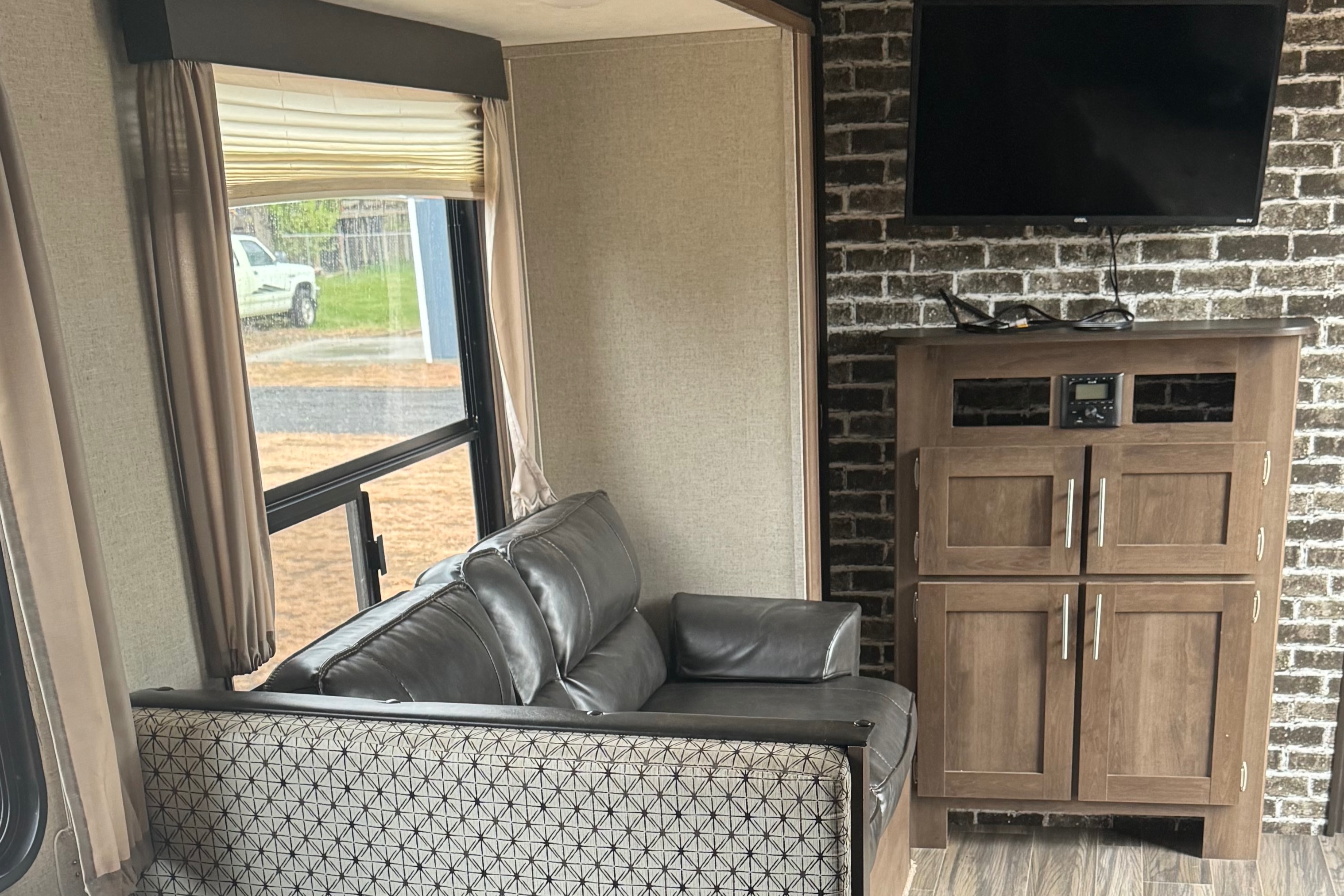 Shasta 26db Travel Trailer