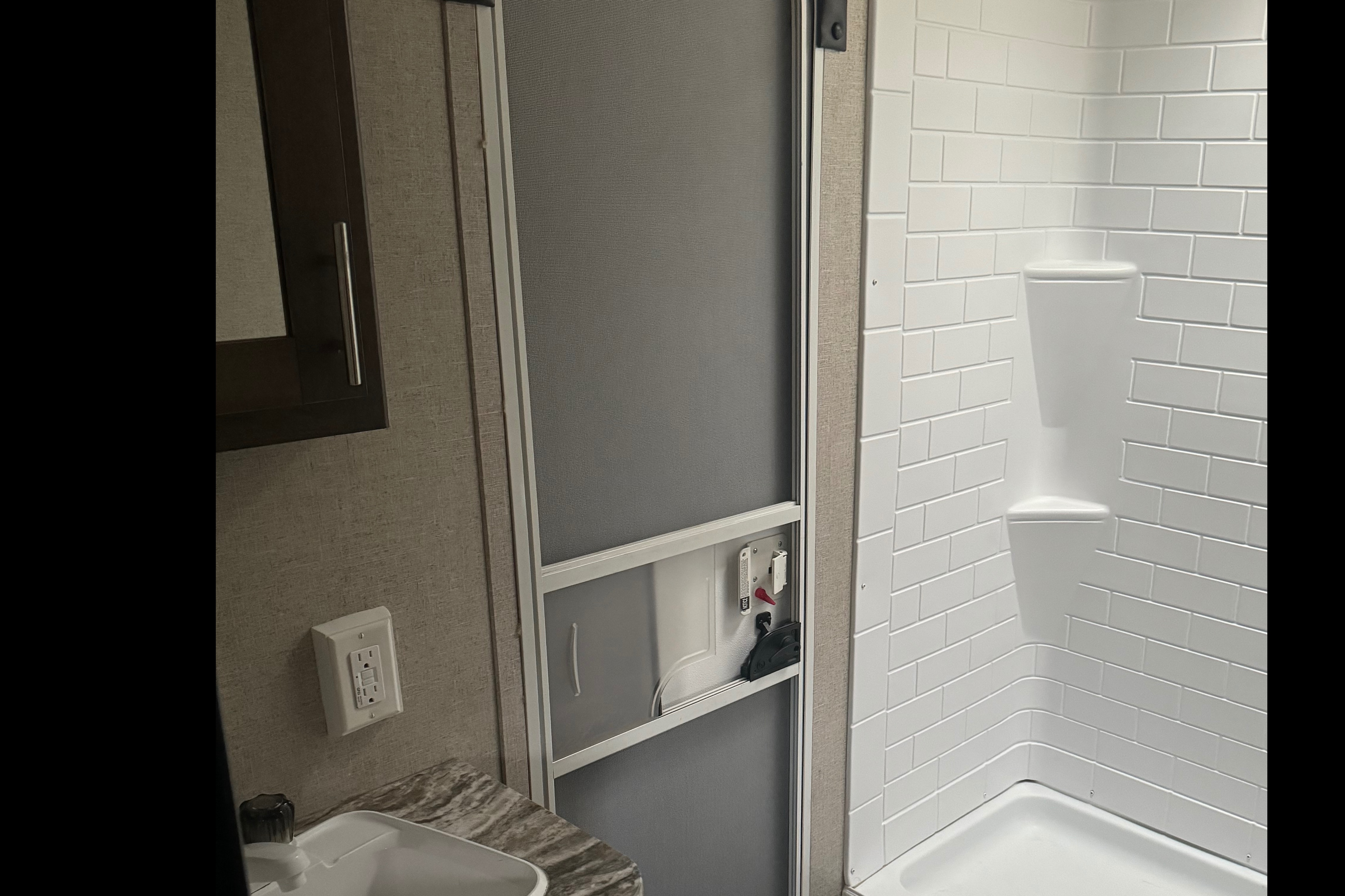Shasta 26db Travel Trailer