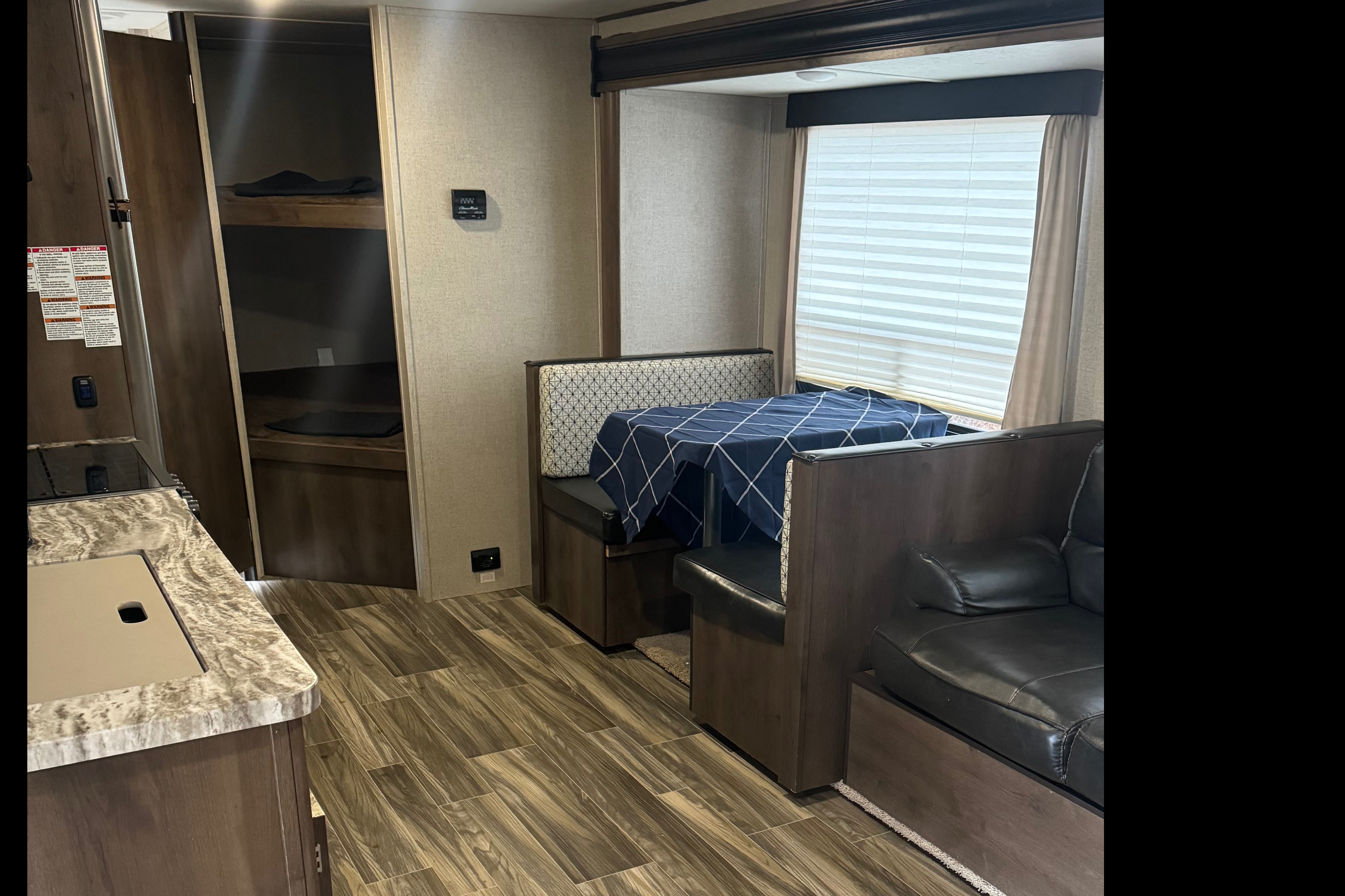 Shasta 26db Travel Trailer