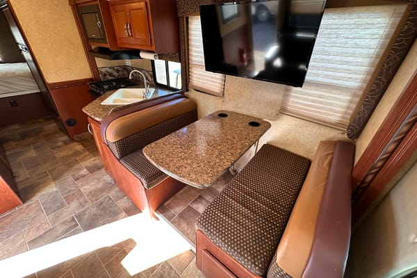 2016 Thor Freedom Elite 29FE: Ultimate Road Escape! ⛺