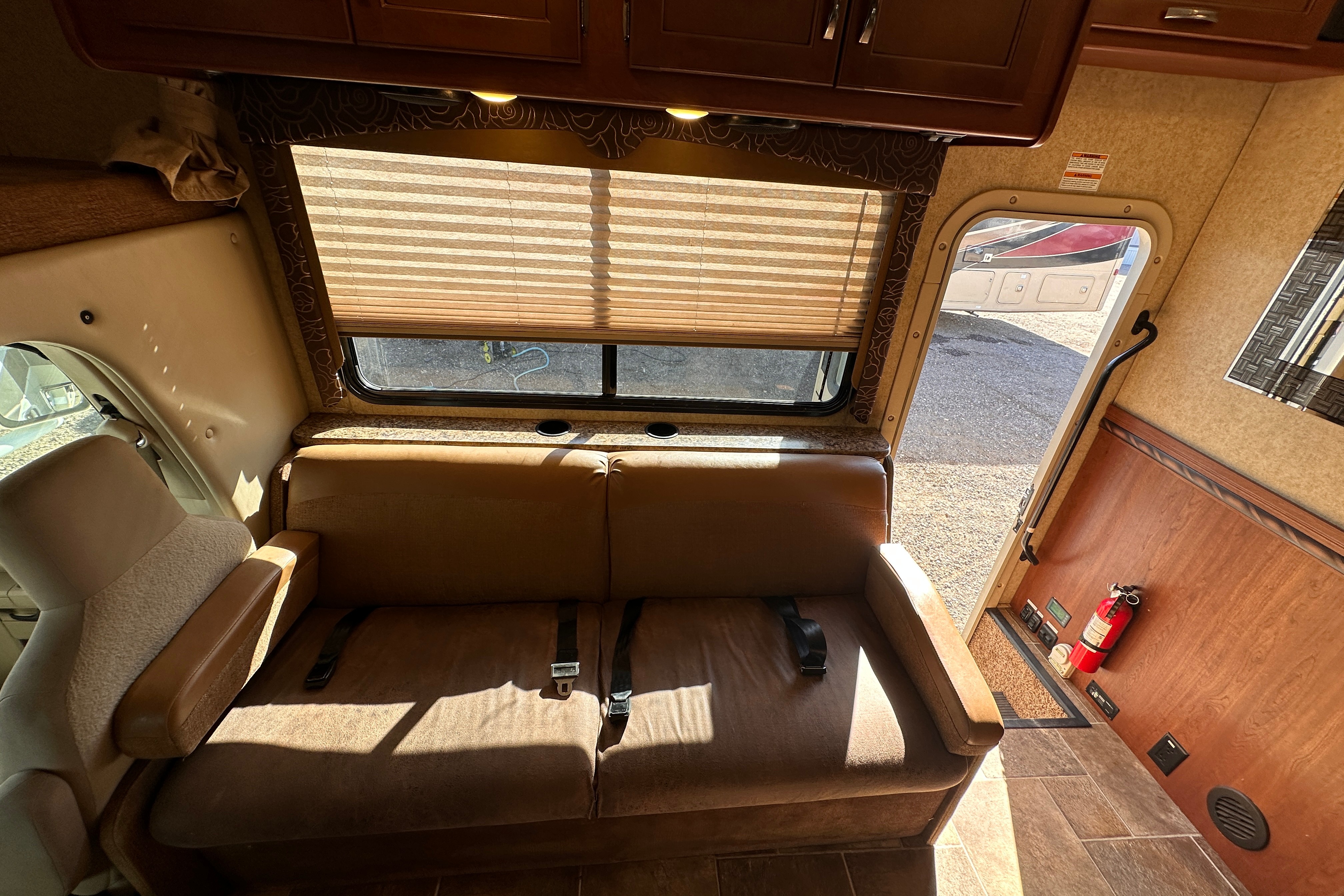 2016 Thor Freedom Elite 29FE: Ultimate Road Escape! ⛺