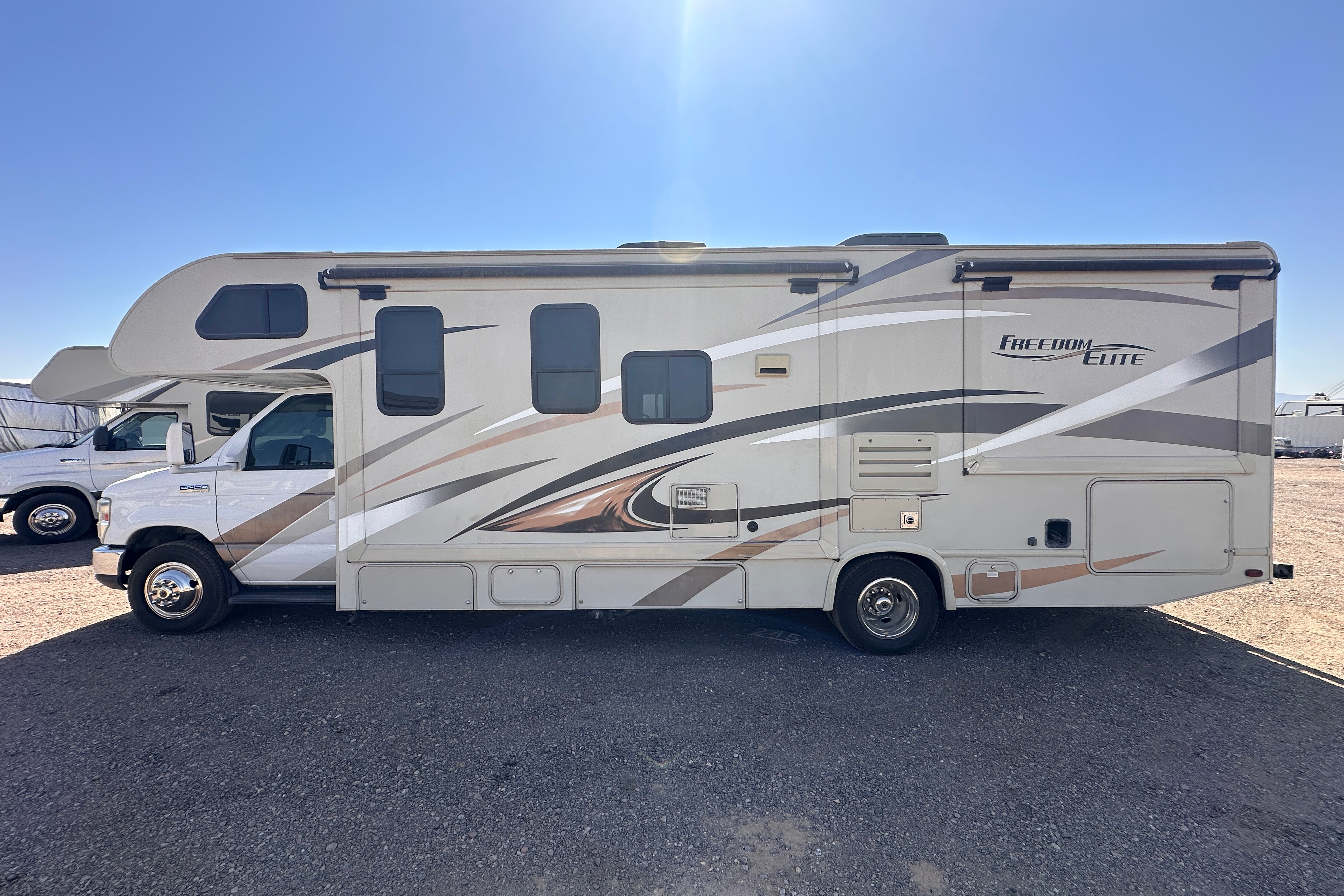 2016 Thor Freedom Elite 29FE: Ultimate Road Escape! ⛺