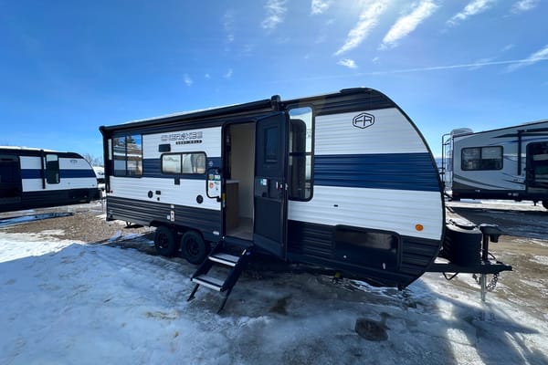Brand new 20RDSE Travel Trailer for rent