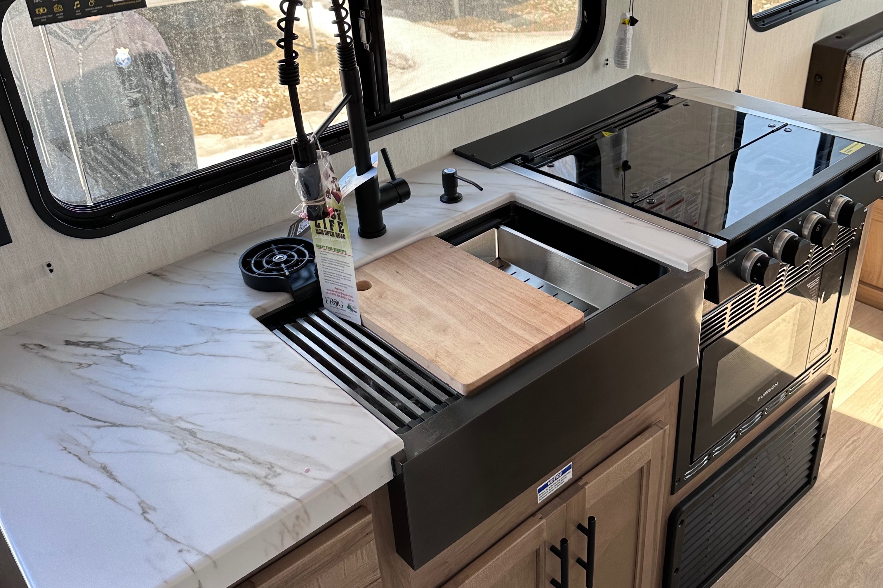 Brand new 20RDSE Travel Trailer for rent