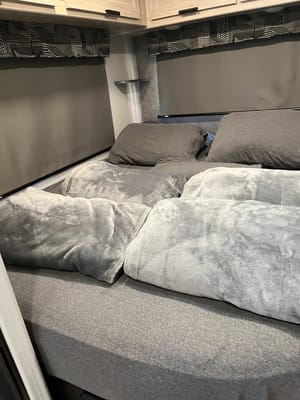 Traveler Forest River Sun seeker 2350LE Class C