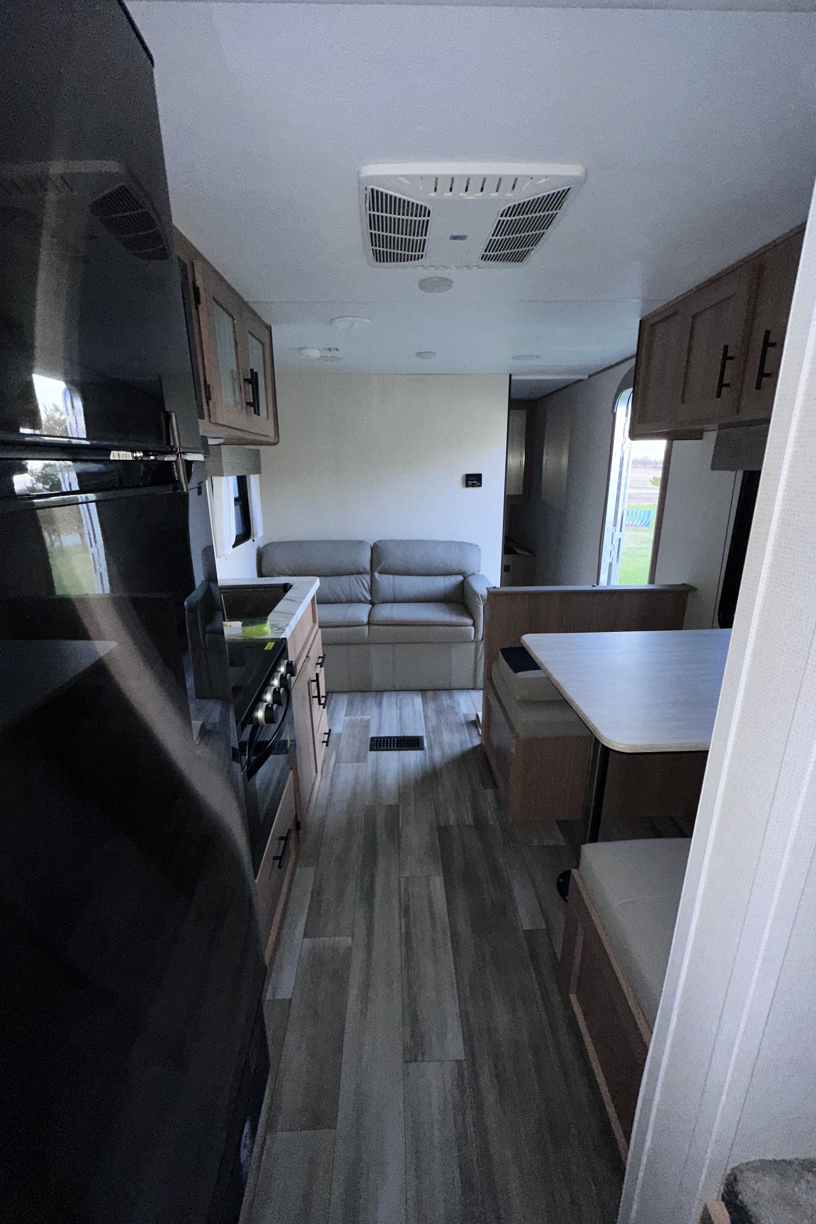 Prime Time Avenger Travel Trailer 28 Ft Sleeps 6