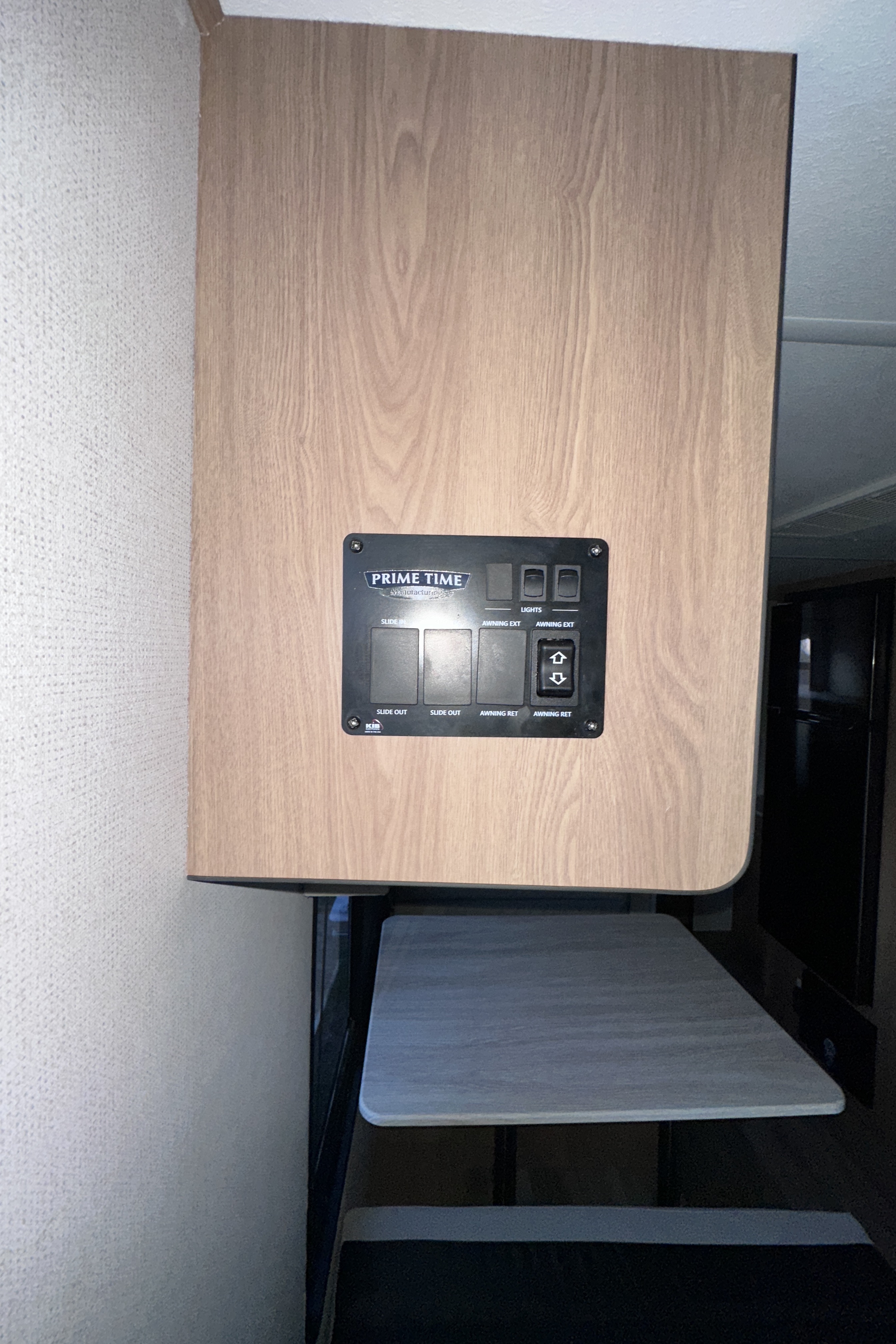 Prime Time Avenger Travel Trailer 28 Ft Sleeps 6