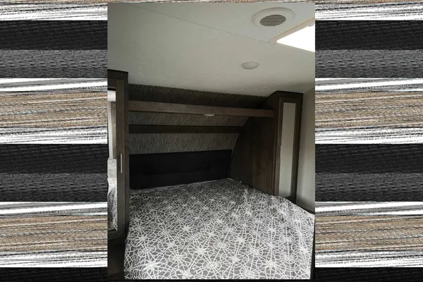 Adventure-Ready KZ Connect C332BHK | Starlink WiFi | Sleeps 7-10