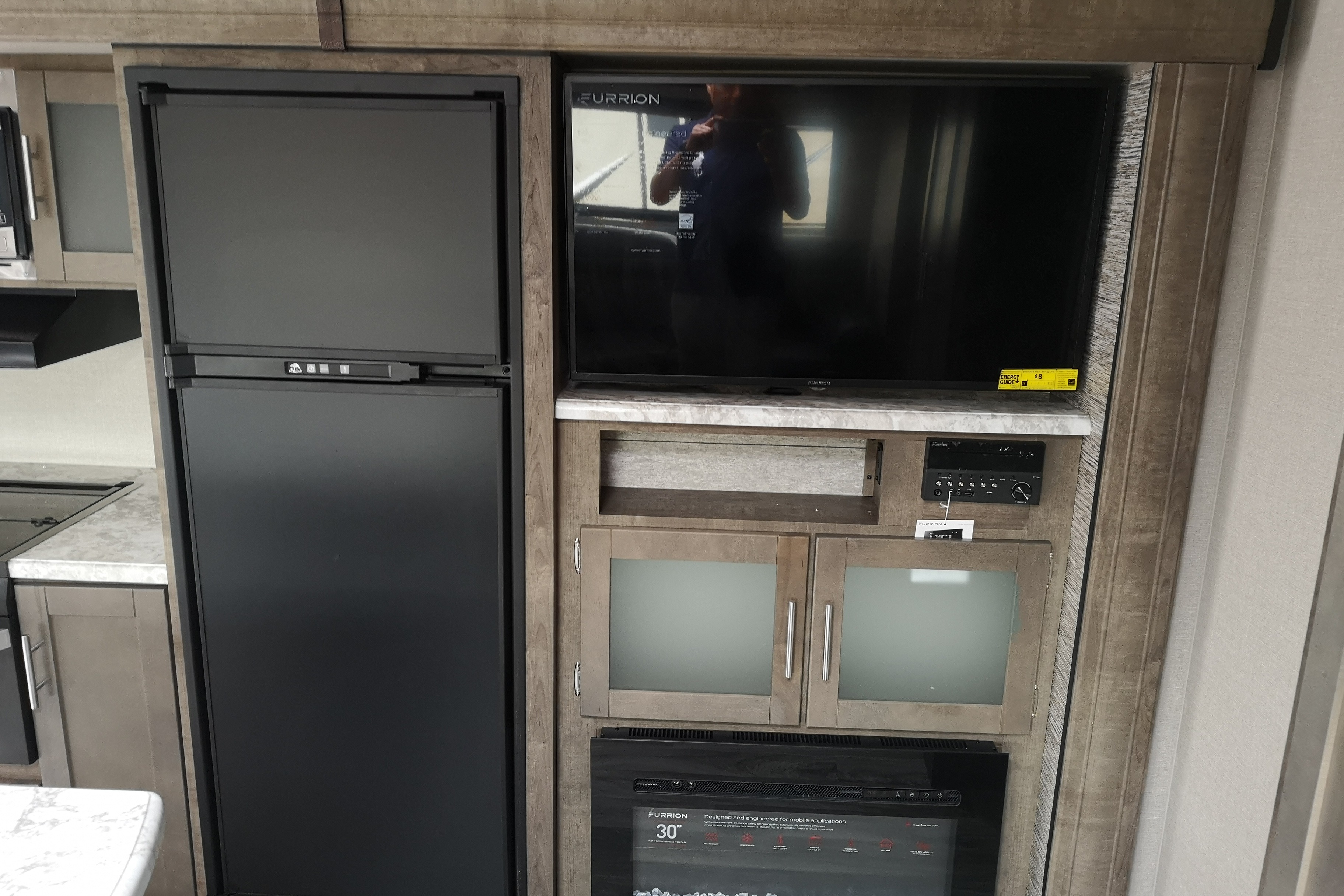 Adventure-Ready KZ Connect C332BHK | Starlink WiFi | Sleeps 7-10